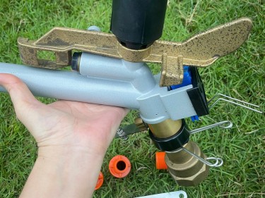 Béc BT37 - béc tưới phun mưa 3 tia nước cực đẫm ren 49 bằng đồng